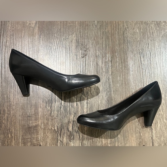 FINAL PRICE Antonio Melani Black Heels - Picture 6 of 6